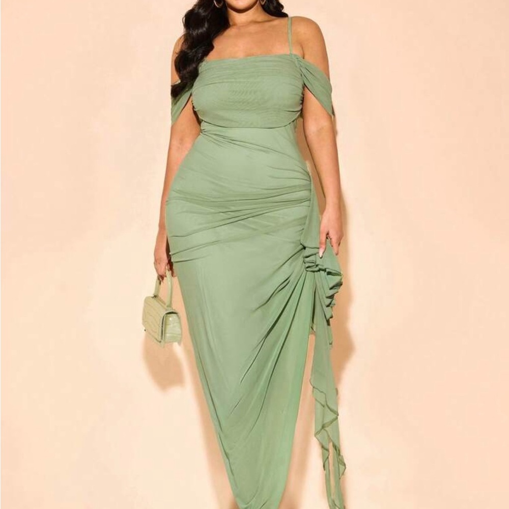 Elegant Green Evening Dress
